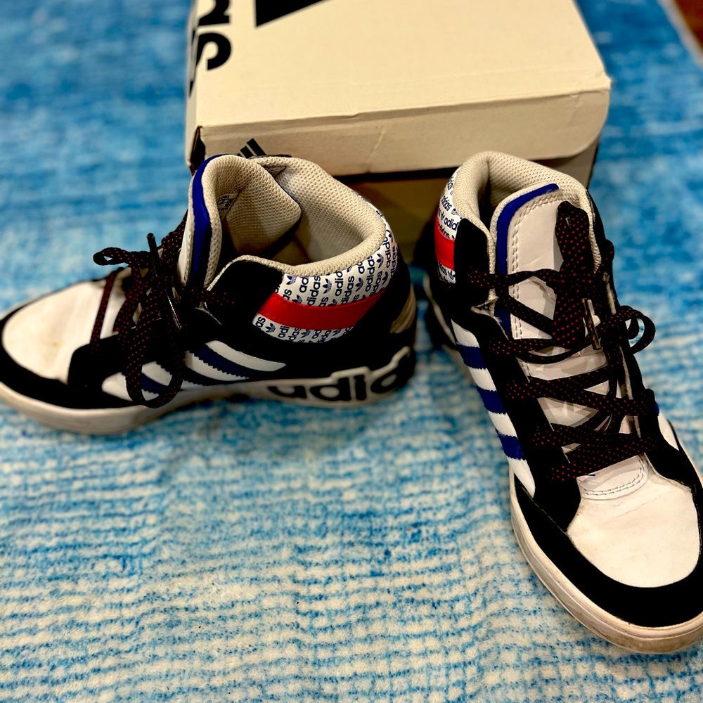 Boys Adidas High Top Sneakers - Size 1.GREAT CONDITION